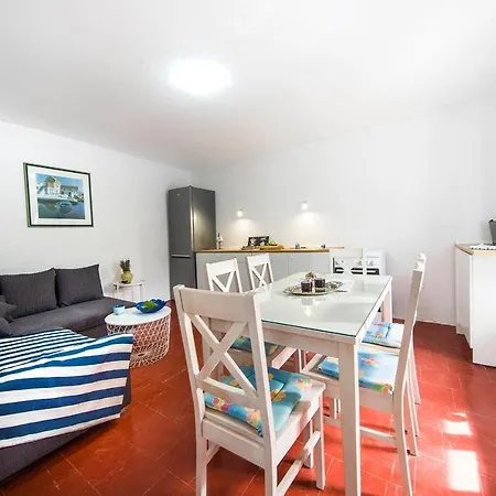 Feriehus House Sanja