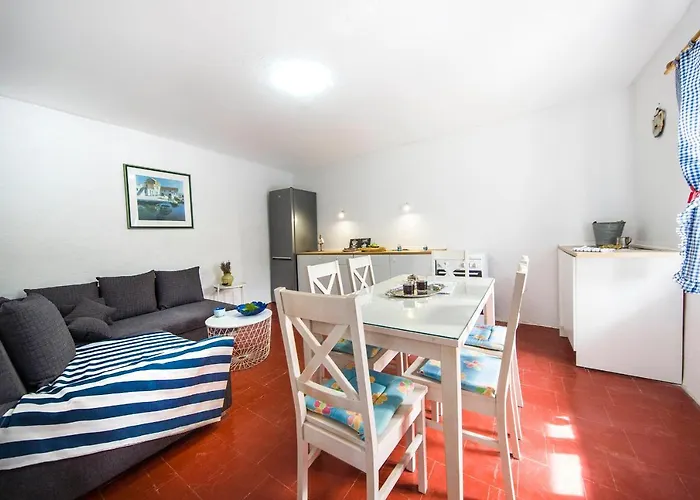 Nyaraló House Sanja